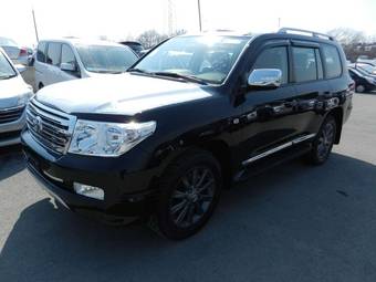 2011 Toyota Land Cruiser Pictures