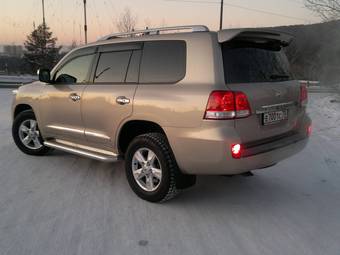 2011 Toyota Land Cruiser Pictures