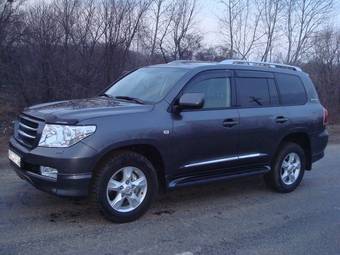 2011 Toyota Land Cruiser Photos