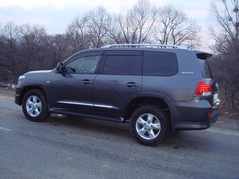 2011 Toyota Land Cruiser Pictures