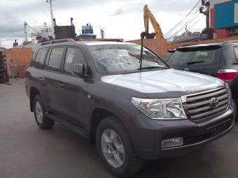 2011 Toyota Land Cruiser Photos