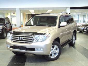 2011 Toyota Land Cruiser Photos