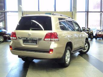 2011 Toyota Land Cruiser Pictures