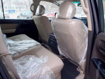 2011 Toyota Land Cruiser Pictures