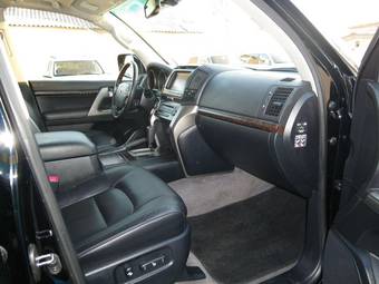 2011 Toyota Land Cruiser Images