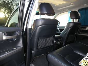 2011 Toyota Land Cruiser Pictures