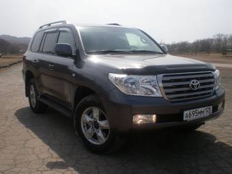 2011 Toyota Land Cruiser Pictures