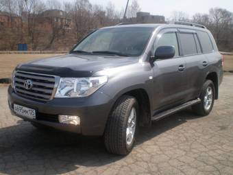 2011 Toyota Land Cruiser Pictures