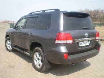 2011 Toyota Land Cruiser Photos