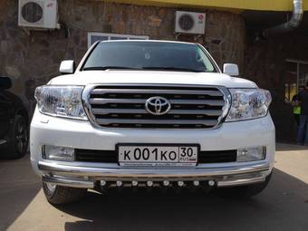 2011 Toyota Land Cruiser Photos