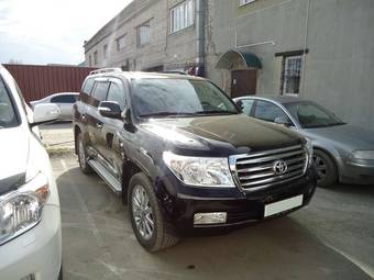 2011 Toyota Land Cruiser Photos