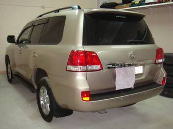 2011 Toyota Land Cruiser Photos