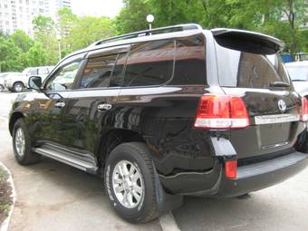 2011 Toyota Land Cruiser Photos