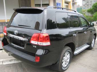 2011 Toyota Land Cruiser Pictures