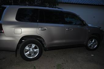 2011 Toyota Land Cruiser Photos