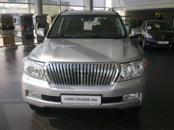 2011 Toyota Land Cruiser Photos