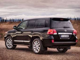 2012 Toyota Land Cruiser Pictures