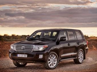 2012 Toyota Land Cruiser Photos