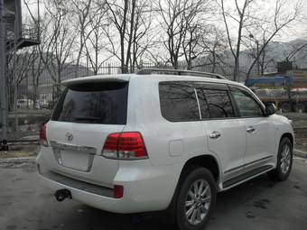 2012 Toyota Land Cruiser Pictures