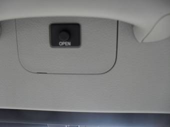 2012 Toyota Land Cruiser Photos