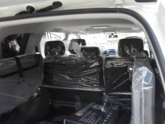 2012 Toyota Land Cruiser Images