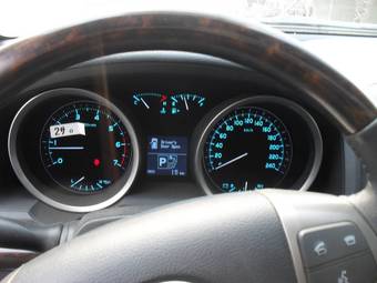 2012 Toyota Land Cruiser Pictures