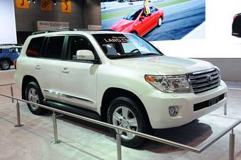 2012 Toyota Land Cruiser Pictures