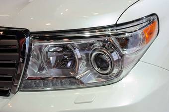 2012 Toyota Land Cruiser Images
