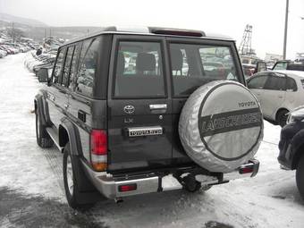 2012 Toyota Land Cruiser Pictures