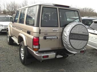 2012 Toyota Land Cruiser Pictures