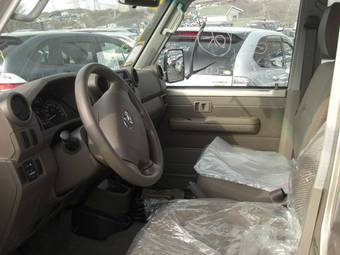 2012 Toyota Land Cruiser Wallpapers
