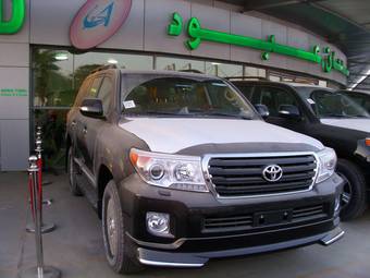 2012 Toyota Land Cruiser Photos