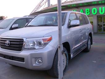 2012 Toyota Land Cruiser Pictures