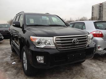 2012 Toyota Land Cruiser Photos