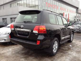 2012 Toyota Land Cruiser Pictures
