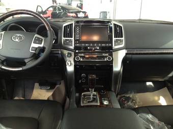 2012 Toyota Land Cruiser Wallpapers