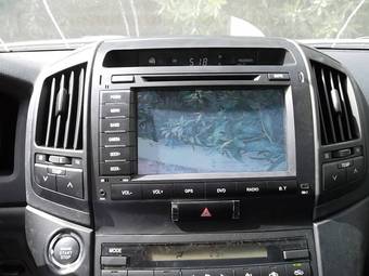 2012 Toyota Land Cruiser Pics