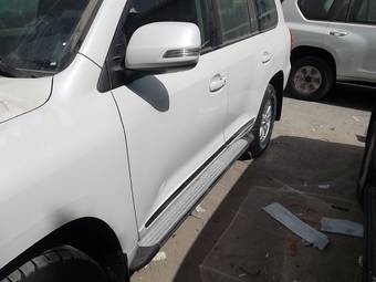 2012 Toyota Land Cruiser Pictures