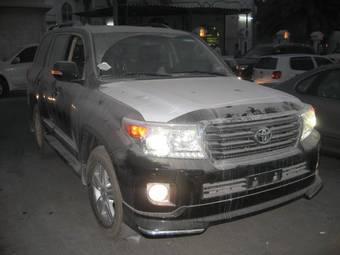 2012 Toyota Land Cruiser Photos