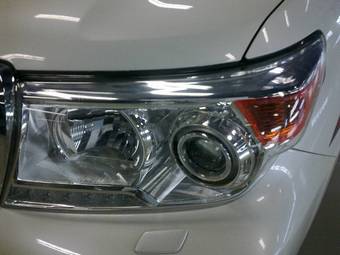 2012 Toyota Land Cruiser Pics