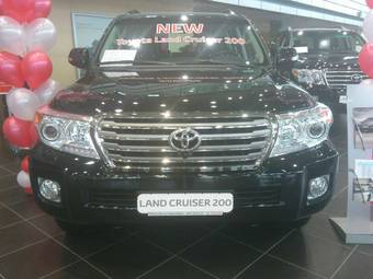 2012 Toyota Land Cruiser Photos