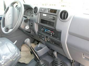 2012 Toyota Land Cruiser Wallpapers
