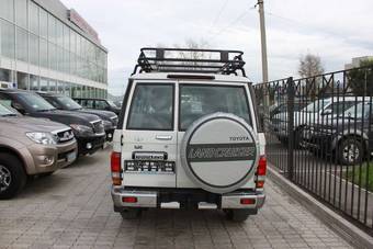 2012 Toyota Land Cruiser Wallpapers