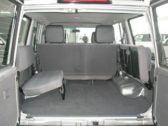 2012 Toyota Land Cruiser Images