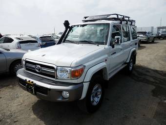 2012 Toyota Land Cruiser Pictures