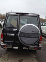 2012 Toyota Land Cruiser Pictures