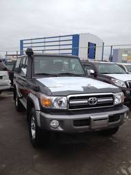 2012 Toyota Land Cruiser Photos