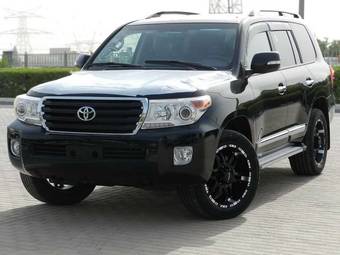 2012 Toyota Land Cruiser Photos