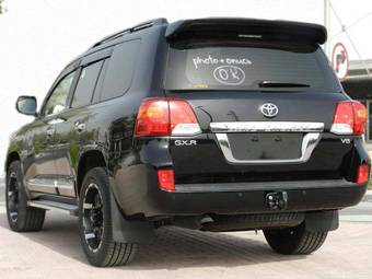 2012 Toyota Land Cruiser Pictures