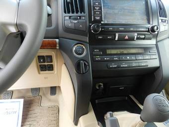 2012 Toyota Land Cruiser Wallpapers
